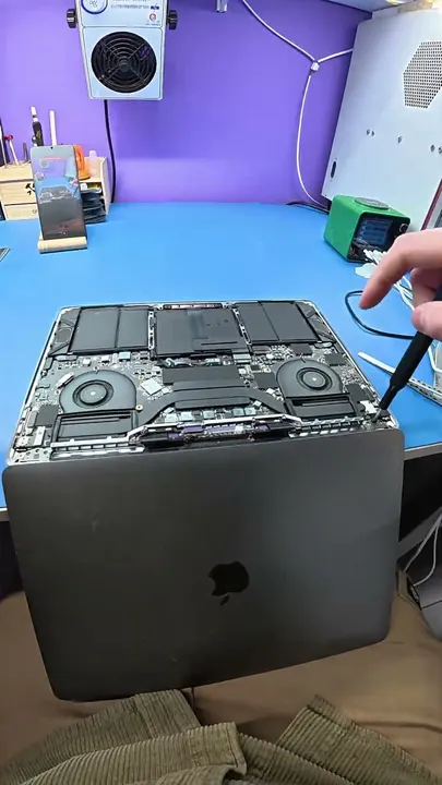 MacBook scherm vervangen bij FIXNOW